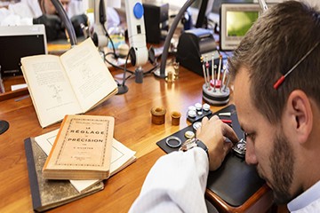 武汉劳力士换原厂电池